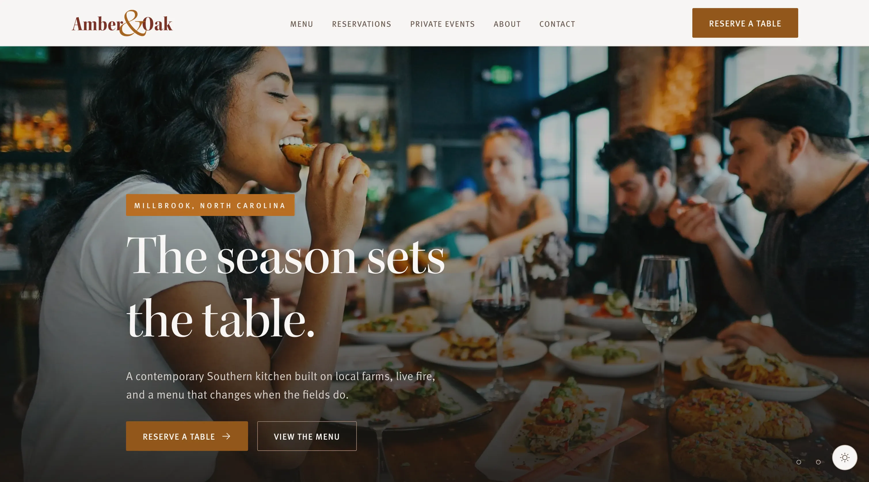 Homepage of the Amber & Oak website